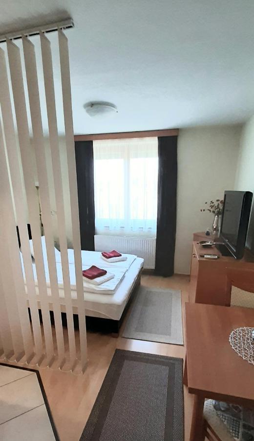 Ekko Apartman Hegyko Exterior photo